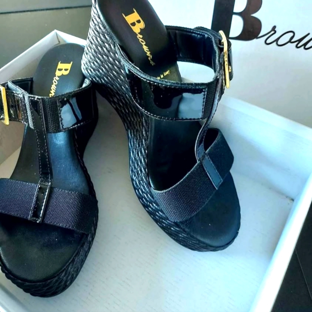 💥 NEW Browns Black Wedge Sandals.